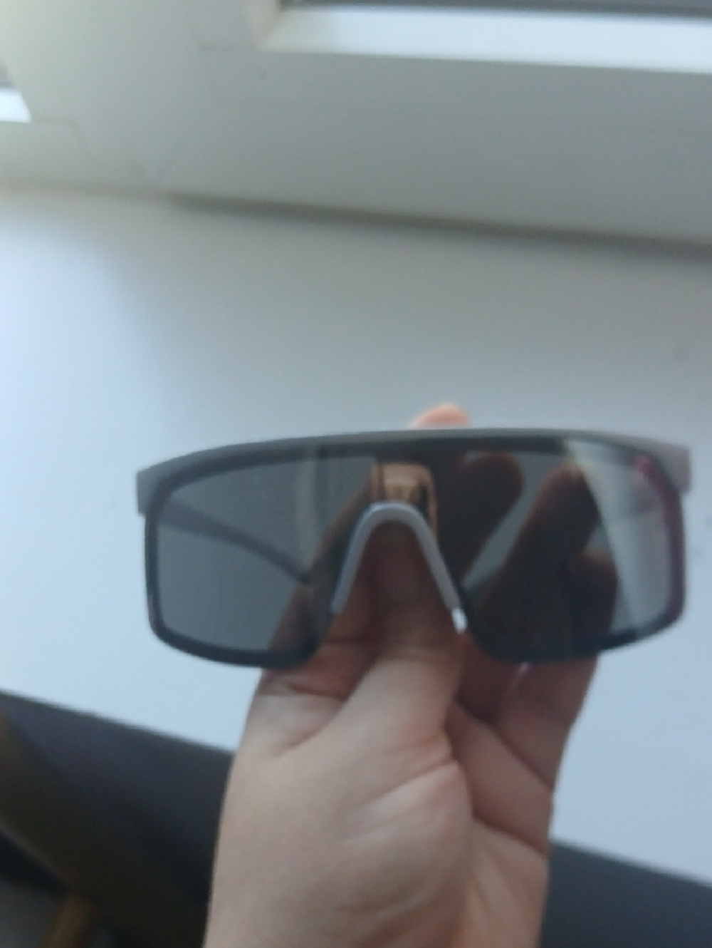 White/Gray VR-Style Protective Glasses - Lightweight AR/VR Accessory - Picture 3 of 3